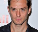 Jude Law au Broadhurst Theatre, à l'occasion de la première d' Hamlet , à New York, le 6 octobre 2009 !