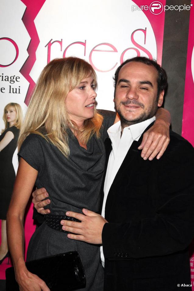 Pascale Arbillot et François-Xavier Demaison, lors de l'avant-première de  Divorces ! , dans l'enceinte de l'Elysée Biarritz, à Paris, le 8 octobre 2009 !
