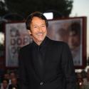 Quand Jean-Hugues Anglade, 54 ans, se confie et nous dévoile... son quotidien de papa poule !
