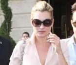 Kate Moss trop tendance pour faire son shopping chez Prada 