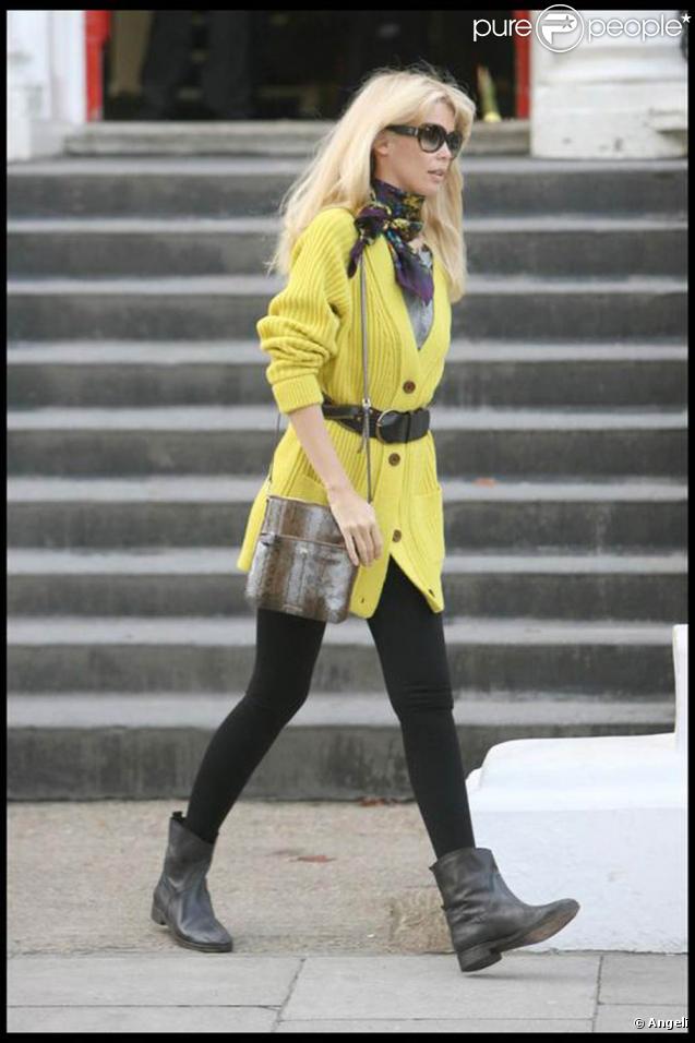 Claudia Schiffer totalement 