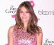 Elizabeth Hurley, le 12 octobre à New York pour l'illumination de Bloomingdale, en rose dans le cadre de la lutte contre le cancer !