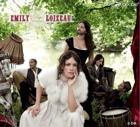 Emily Loizeau réédite son  Pays sauvage  avec sept chansons en anglais