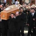Mort de Stephen Gately : Revivez l'hommage bouleversant de Ronan Keating, de sa famille et de 3 500 fans...