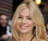 Jolie, persévérante et toujours souriante, Sienna Miller a trouvé son public.