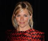 Sa persévérance paie. Après quelques nominations, Sienna Miller décroche enfin un prix : l'award du meilleur second rôle pour Interview, lors des Showest 2009 Awards Ceremony.
