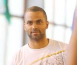 Tony Parker redouble d'efforts pour être toujours plus proche de ses fans !