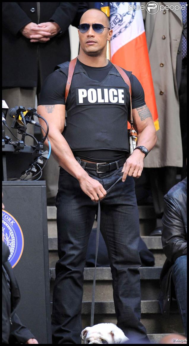 Dwayne Johnson sur le tournage de la comédie  The other guys , d'Adam McKay, à New York, le 25 octobre 2009 !