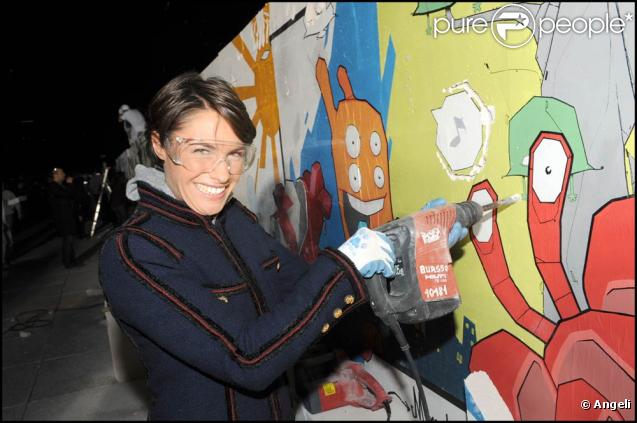 Alessandra Sublet, à l'occasion de la Demolition Party organisée par la marque LG pour le lancement de ses nouveaux écrans plats, à l'Esplanade de la Dafense, à Paris, le 27 octobre 2009 !