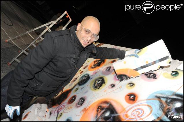 Jérôme Commandeur, à l'occasion de la Demolition Party organisée par la marque LG pour le lancement de ses nouveaux écrans plats, à l'Esplanade de la Dafense, à Paris, le 27 octobre 2009 !
