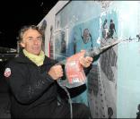 Gérard Holtz, à l'occasion de la Demolition Party organisée par la marque LG pour le lancement de ses nouveaux écrans plats, à l'Esplanade de la Dafense, à Paris, le 27 octobre 2009 !