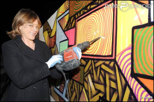 Alexandra Kazan, à l'occasion de la Demolition Party organisée par la marque LG pour le lancement de ses nouveaux écrans plats, à l'Esplanade de la Dafense, à Paris, le 27 octobre 2009 !