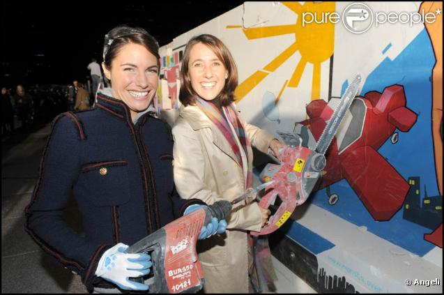 Alessandra Sublet et Alexia Laroche-Joubert, à l'occasion de la Demolition Party organisée par la marque LG pour le lancement de ses nouveaux écrans plats, à l'Esplanade de la Dafense, à Paris, le 27 octobre 2009 !