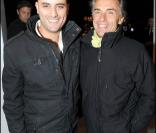 Jérôme Commandeur et Gérard Holtz, à l'occasion de la Demolition Party organisée par la marque LG pour le lancement de ses nouveaux écrans plats, à l'Esplanade de la Dafense, à Paris, le 27 octobre 2009 !