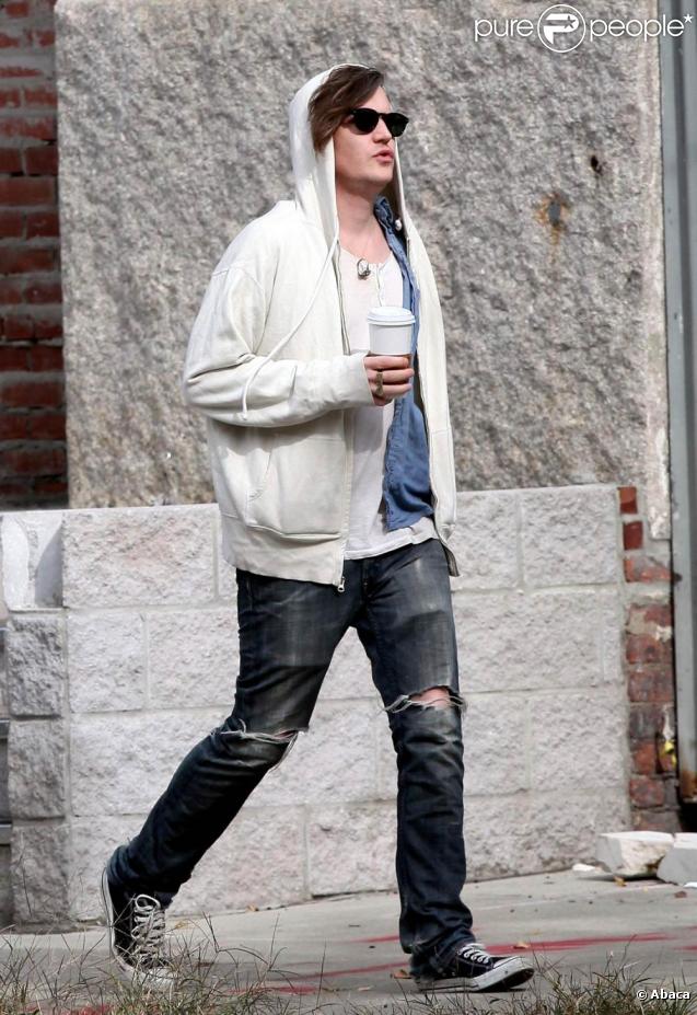 Mary-Kate Olsen et Nate Lowman s'embrassent et se baladent dans les rues de New York. Octobre 2009