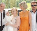 Jean-Claude Darmon, Joy, Hélène Darroze, Laeticia et Johnny Hallyday lors de la journée de baptême de Joy à Gstaad en Suisse le 5 juillet 2009