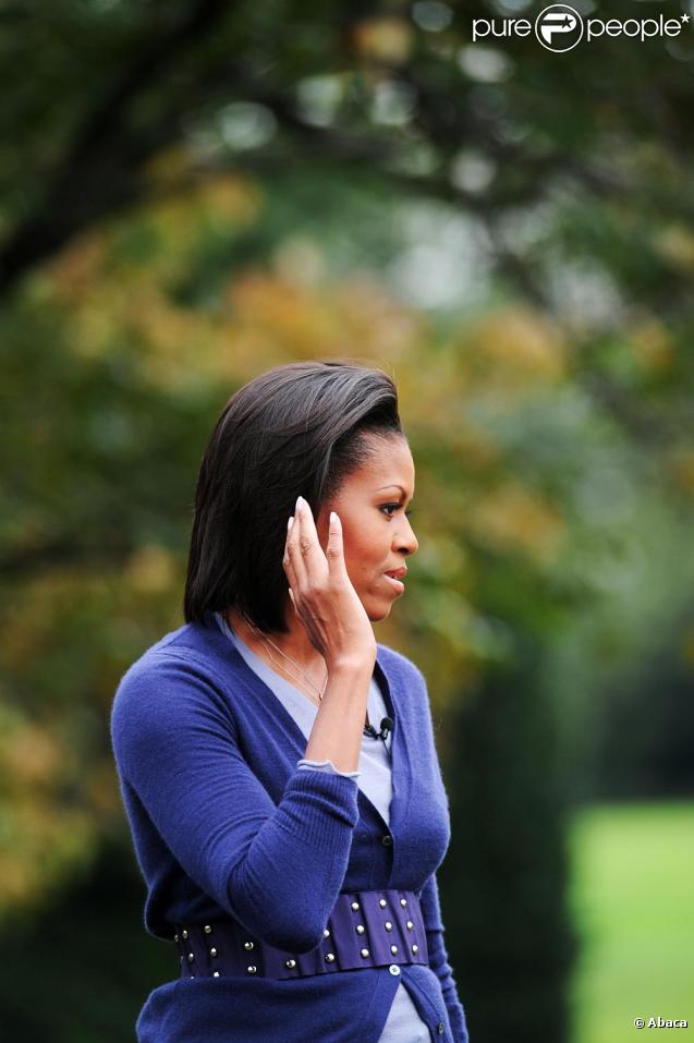 Michelle Obama dans les jardins de la Maison Blanche le 29 octobre 2009 