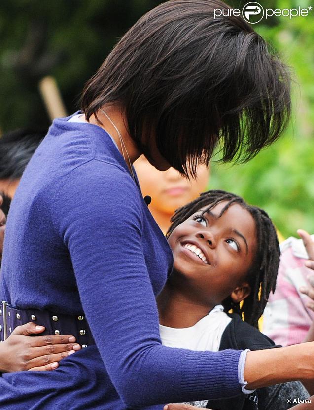 Michelle Obama dans les jardins de la Maison Blanche le 29 octobre 2009 
