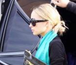 Nicole Richie dans les rues de Los Angeles avec un look au top!