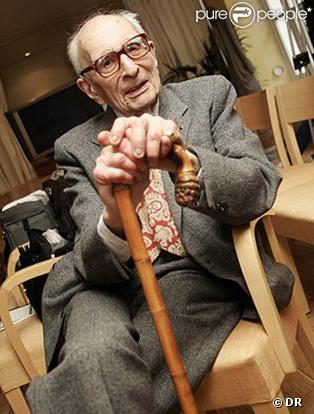 Claude Lévi-Strauss est décédé le 1er novembre 2009. Il avait 100 ans.