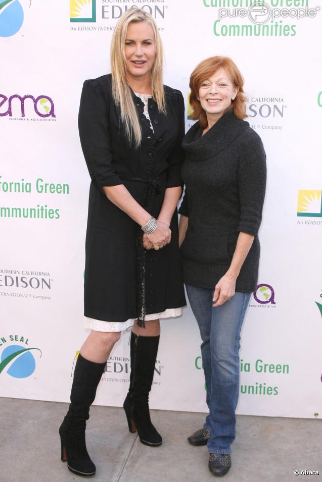 Daryl Hannah et Frances Fisher ont lancé le Green Community Challenge à Los Angeles le 4/11/09