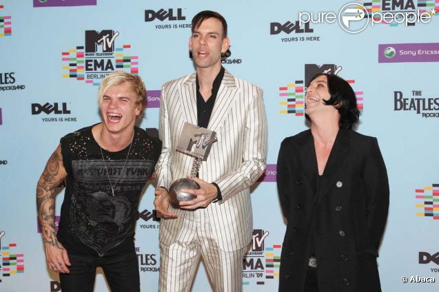 Brian Molko et les autres membres du groupe Placebo, récompensés hier soir lors de la 16e cérémonie des MTV EMA's.