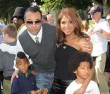 Toni Braxton avec son mari Keri Lewis et leurs enfants à la première de Madasgascar 2 en octobre 2008 