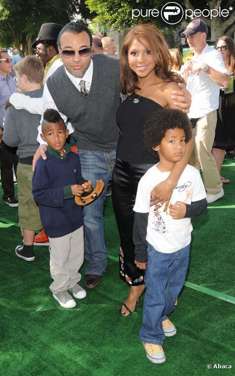 Toni Braxton avec son mari Keri Lewis et leurs enfants à la première de Madasgascar 2 en octobre 2008 
