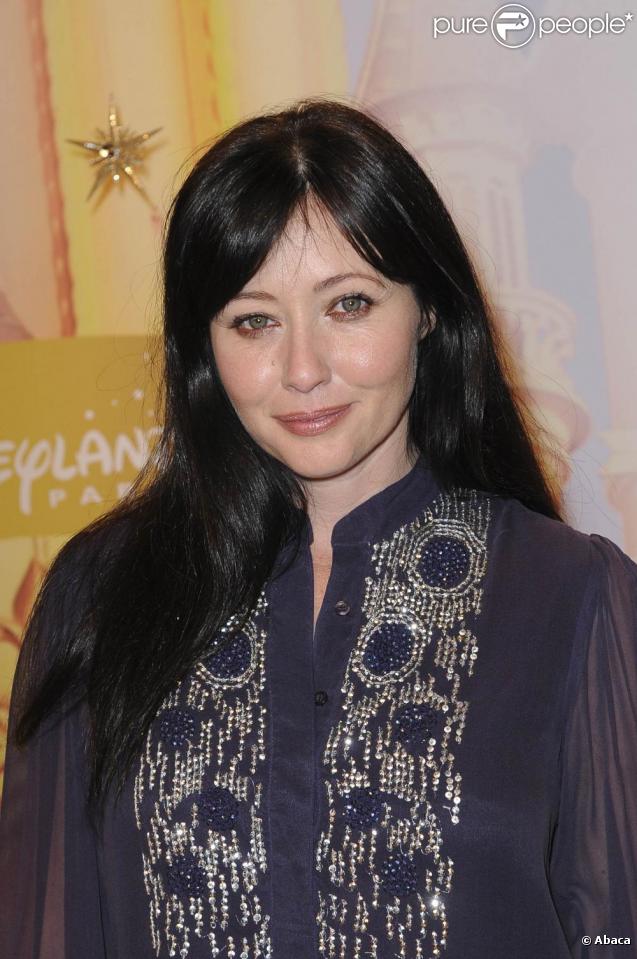 Place à l'invitée d'honneur de la parade de Noël de Disneyland Paris, Shannen Doherty !