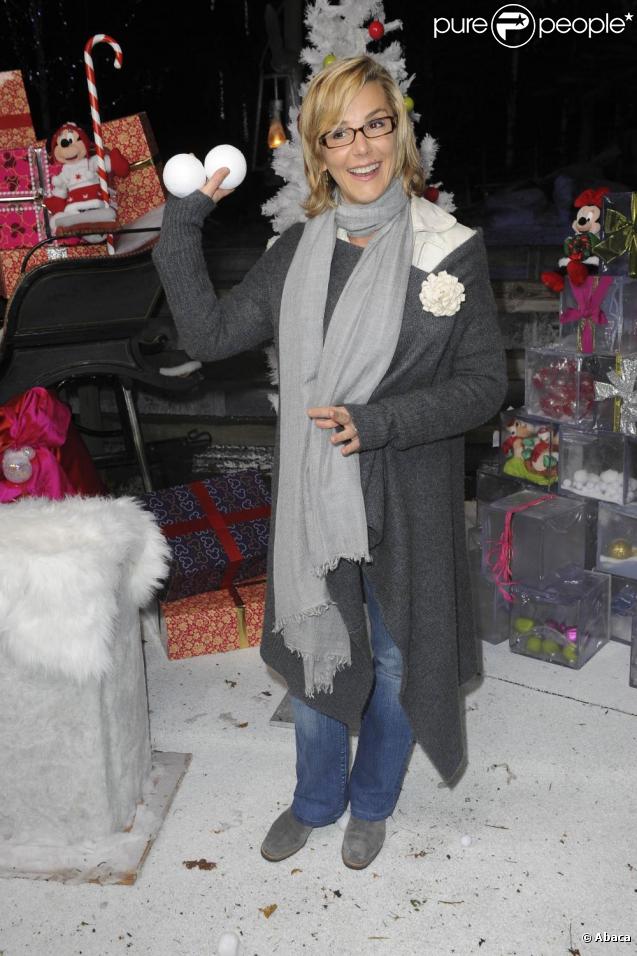 Et revoilà Laurence Ferrari... Espérons simplement qu'elle ne nous attaque pas avec les boules de neige qu'elle se prépare à tirer ! Pitié...