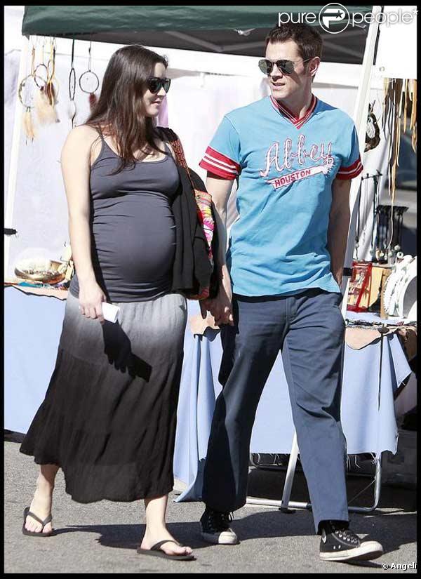 Johnny Knoxville et sa fiancée Naomi Nelson, très enceinte, à Los Angeles