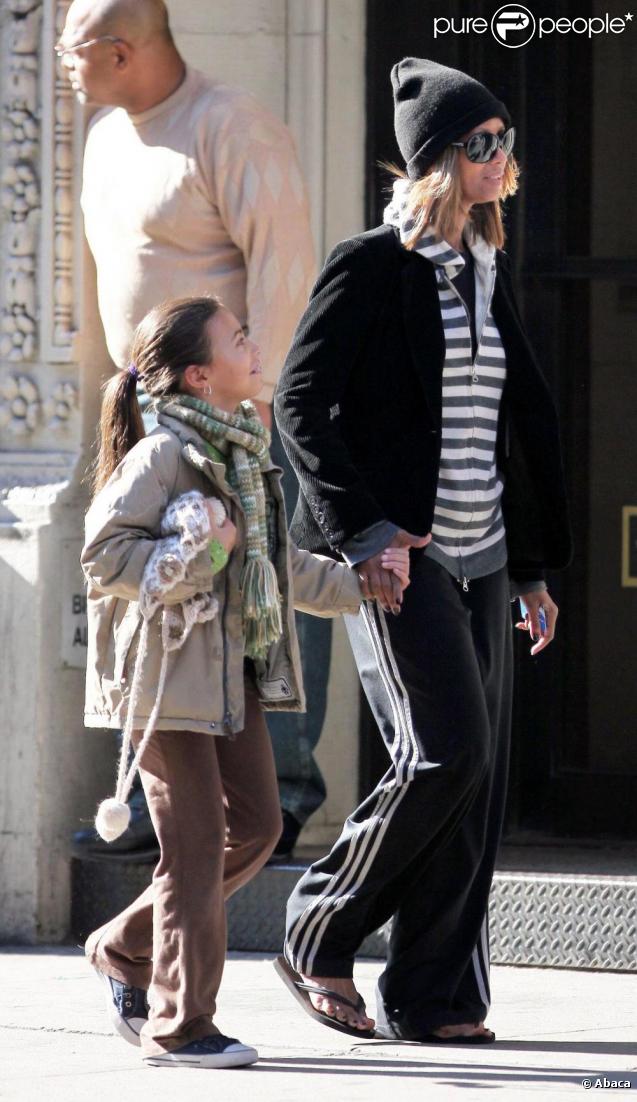Iman Bowie et sa fille Alewandria Zahra à la sortie de l'école à New York le 8/11/09