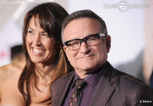 Robin Williams et sa nouvelle compagne Susan Schneider lors de la première du film Papy-Sitter (Old Dogs) à Hollywood le 9 novembre 2009