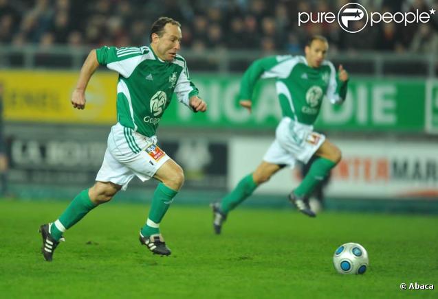 Jean-Pierre Papin, à l'occasion du match de foot opposant le Variétés Club de France à une sélection de Geodis, au stade de la Licorne, à Amiens, le 10 novembre 2009.