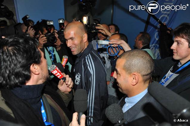 Zinedine Zidane, à l'occasion du match de foot opposant le Variétés Club de France à une sélection de Geodis, au stade de la Licorne, à Amiens, le 10 novembre 2009.
