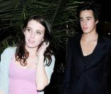 Emma Roberts, à la sortie du restaurant Madeo, à Los Angeles, le 11 novembre 2009.