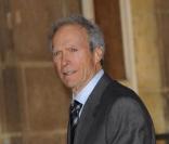 Clint Eastwood se rendant au palais de l'Elysée le 13 novembre 2009 pour recevoir la Légion d'honneur des mains de Nicolas Sarkozy 