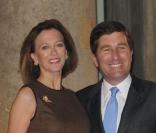 Charles H. Rivkin, l'ambassadeur américain, et sa femme lors de la remise de la Légion d'honneur à Clint Eastwood le 13 novembre 2009 à L'Elysée