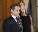Nicolas Sarkozy et Carla Bruni accueillent le président irakien Jalal Talabani et son épouse à l'Elysée. 16/11/09