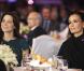Carla Bruni seule et resplendissante face à une autre reine d'élégance... Unies dans un même combat !