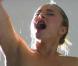 Regardez Hayden Panettiere nue sous une douche de champagne... plus sexy que jamais !
