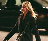 Cameron Diaz sur le tournage de <i>Knight and Day</i>, de James Mangold, avec Tom Cruise, à la Festival House of Mozart de Salzbourg, en Autriche, le 19 novembre 2009.
