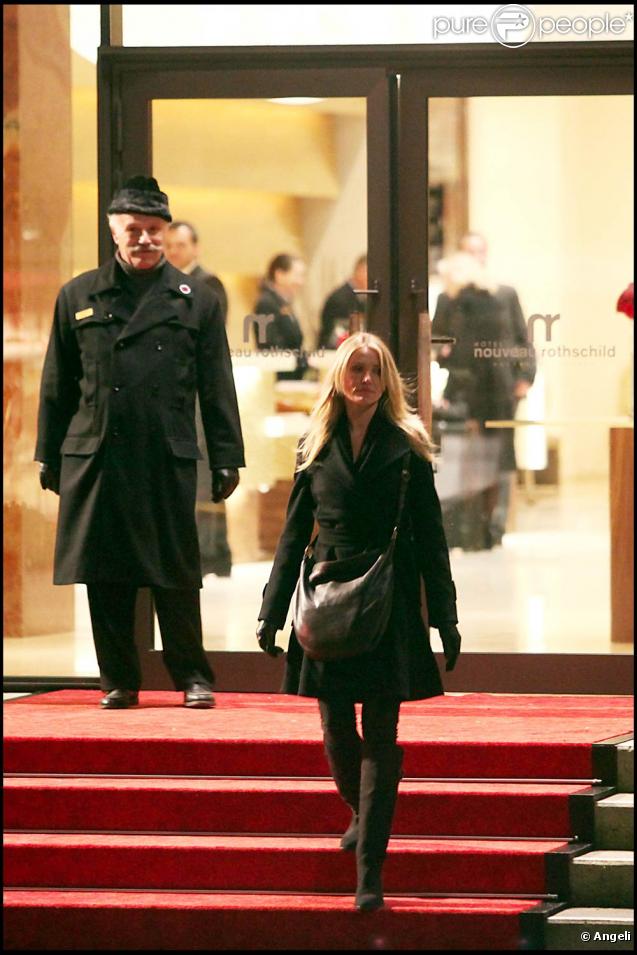 Cameron Diaz sur le tournage de  Knight and Day , de James Mangold, avec Tom Cruise, à la Festival House of Mozart de Salzbourg, en Autriche, le 19 novembre 2009.