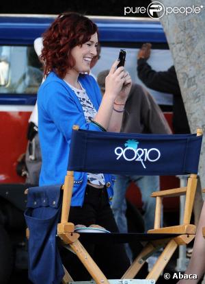 Jessica Lowndes et Rumer Willis sont sur le tournage de 90210 à Los Angeles le 20 novembre 2009