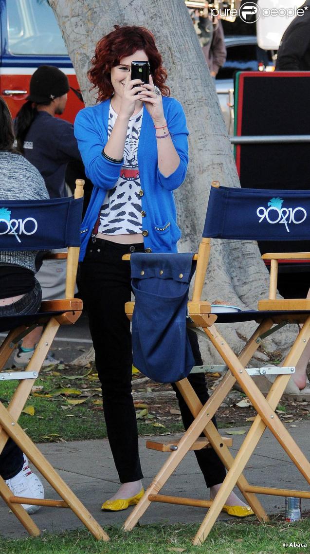 Jessica Lowndes et Rumer Willis sont sur le tournage de 90210 à Los Angeles le 20 novembre 2009