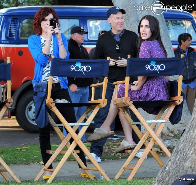 Jessica Lowndes et Rumer Willis sont sur le tournage de 90210 à Los Angeles le 20 novembre 2009