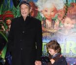 Patrick Chesnais et son fils Victor lors de l'avant-première d'Arthur et la vengeance de Maltazard, le 22 novembre 2009, au Gaumont Ambassade.