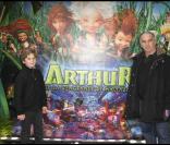 Alain Terzian et Alexandre lors de l'avant-première d'Arthur et la vengeance de Maltazard, le 22 novembre 2009, au Gaumont Ambassade.