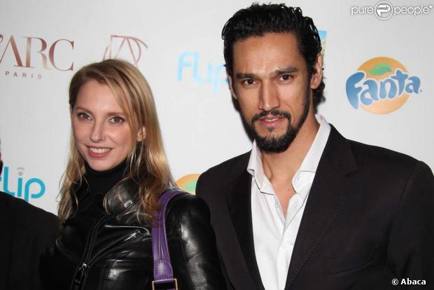Frédérique Bel et son chéri à la fête du film  Neuilly sa mère , à Paris le 27 novembre 2009.