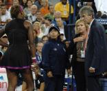 Serena Williams pète un plomb lors de l'US Open, le 12 septembre 2009.